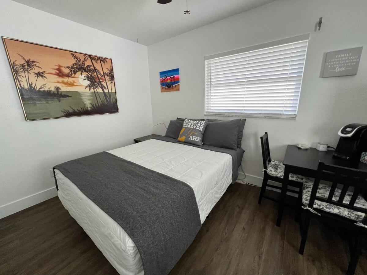 Cozy Private Studio W/Own Yard - 3Mi From Beach Seminole Esterno foto
