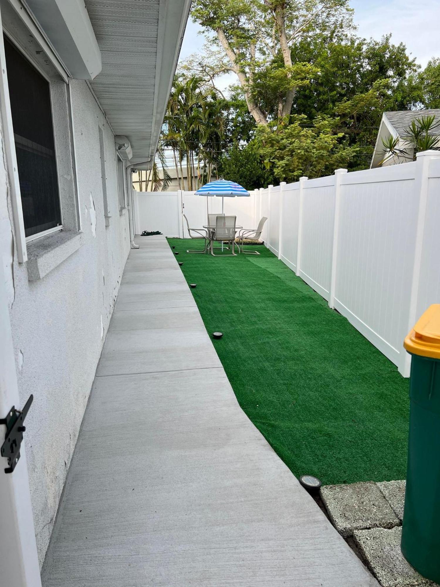 Cozy Private Studio W/Own Yard - 3Mi From Beach Seminole Esterno foto