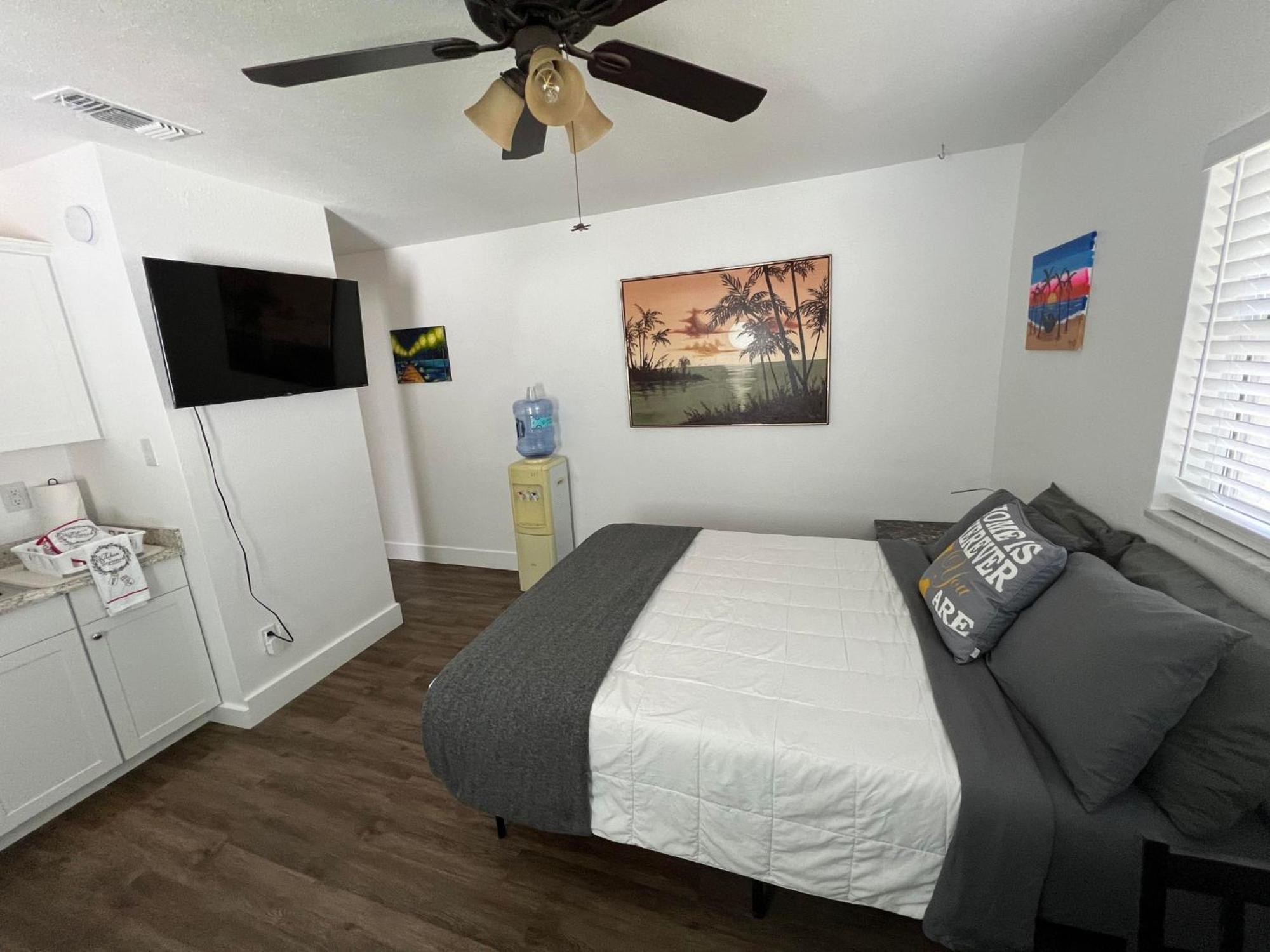 Cozy Private Studio W/Own Yard - 3Mi From Beach Seminole Esterno foto